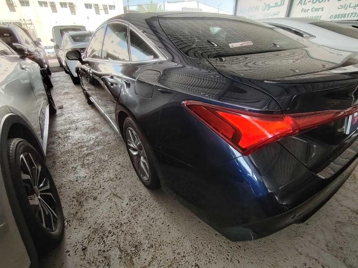 Car image 7