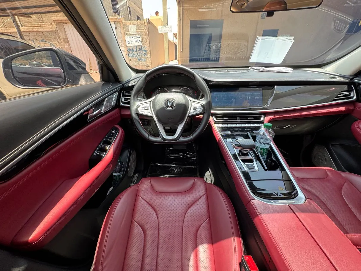 Car image 16