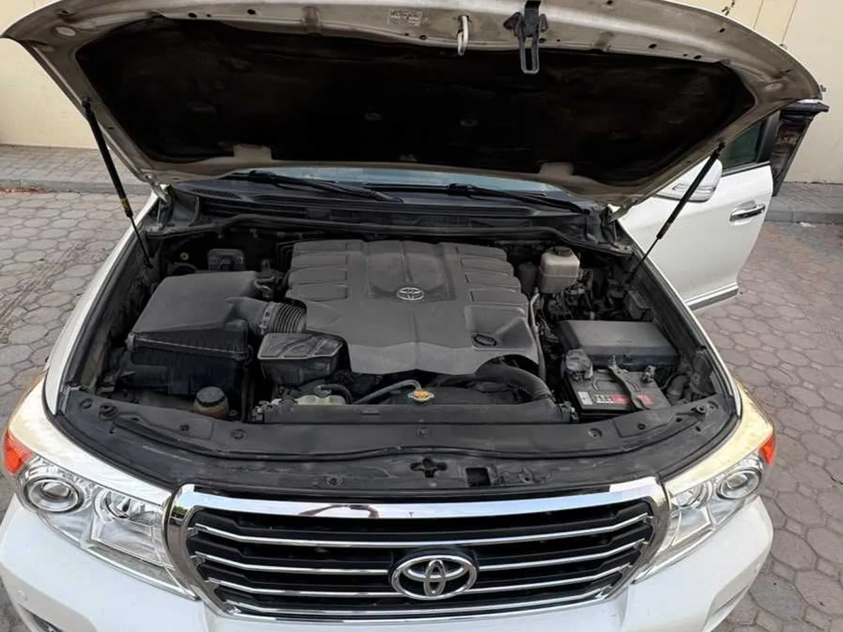 Car image 26