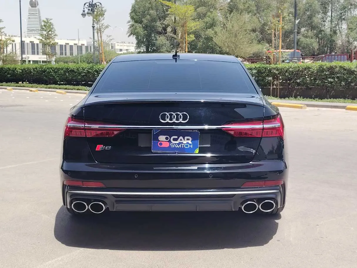 Car image 6