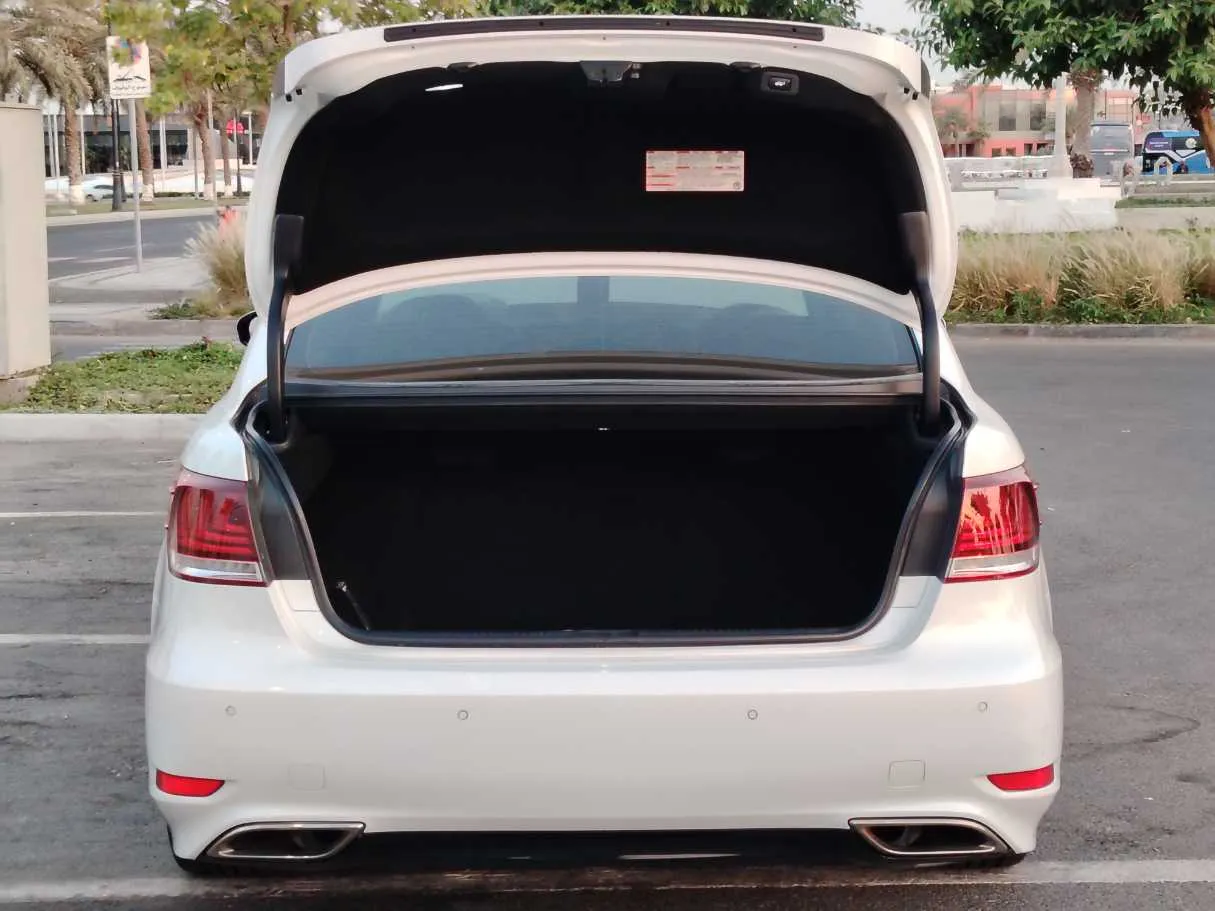 Car image 27