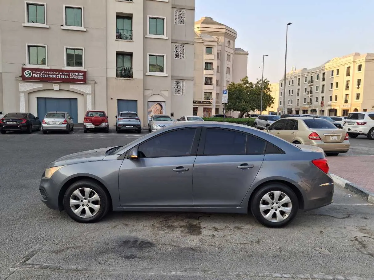 Car image 4