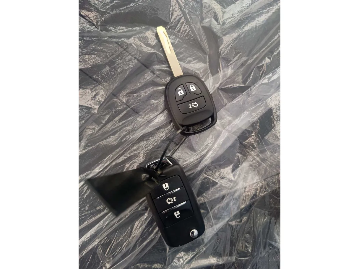 Car image 19