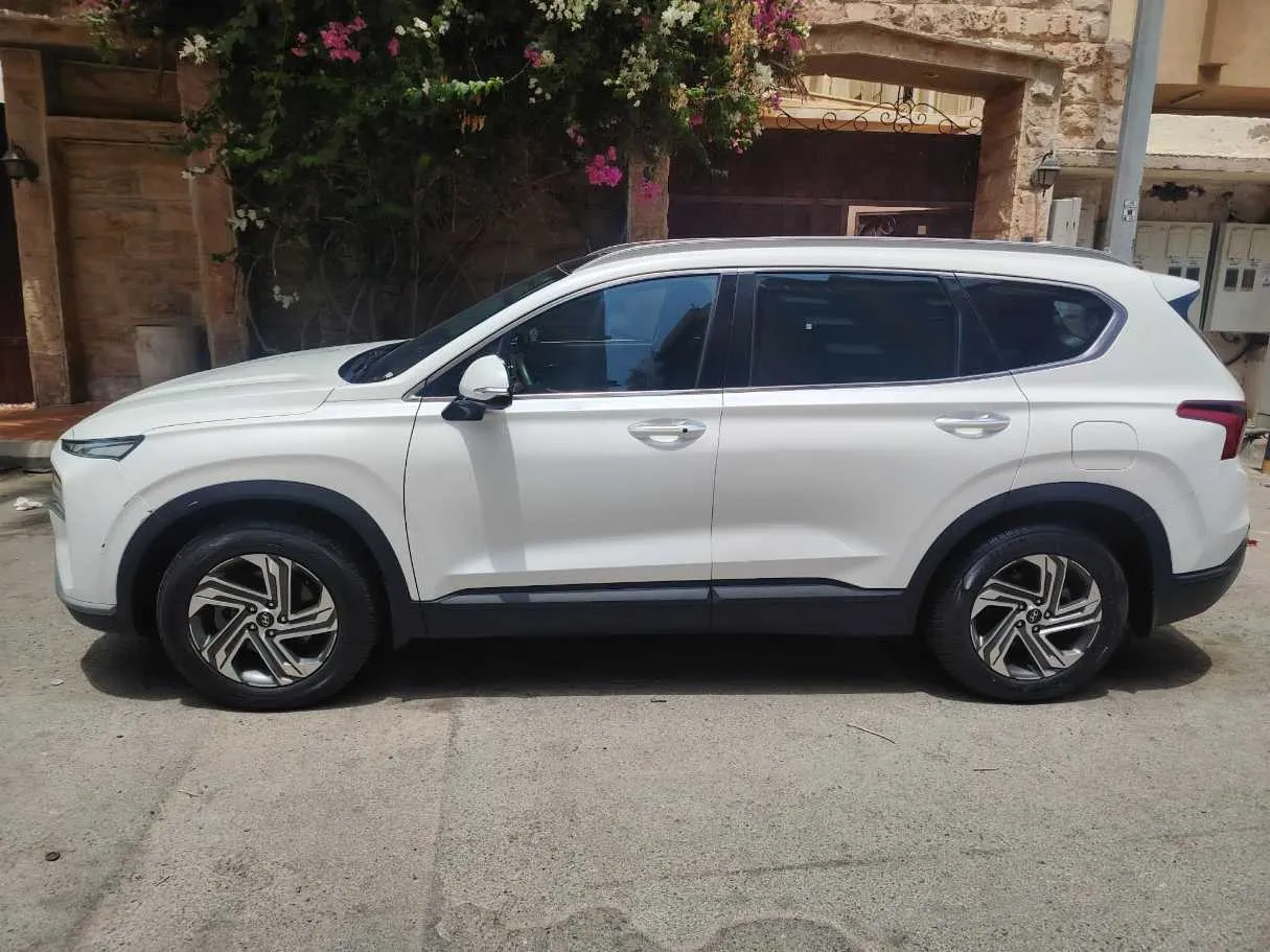 Car image 8