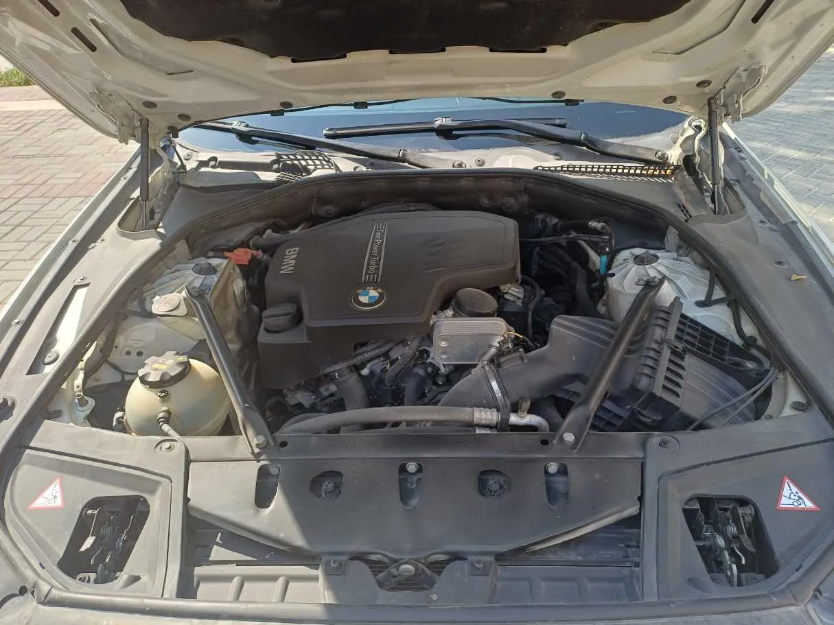 Car image 24
