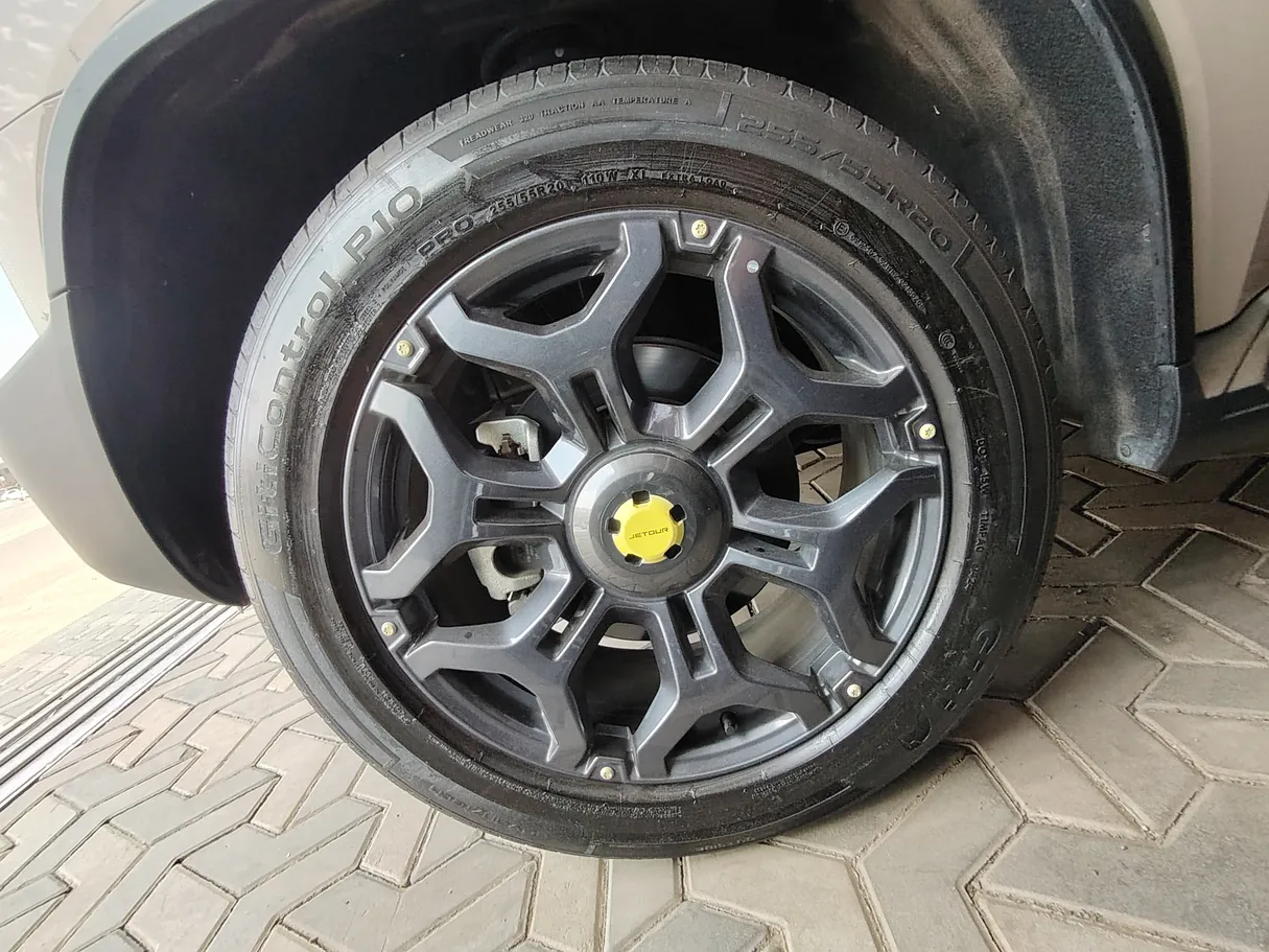 Car image 8