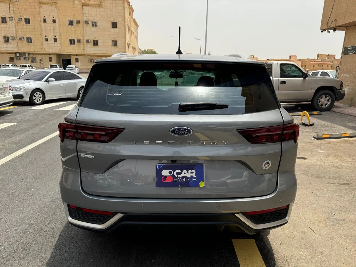 Car image 6
