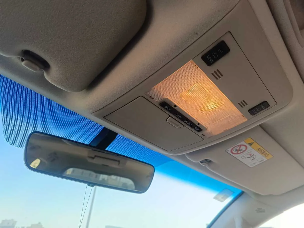 Car image 26