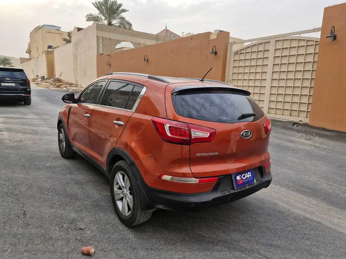 Car image 7