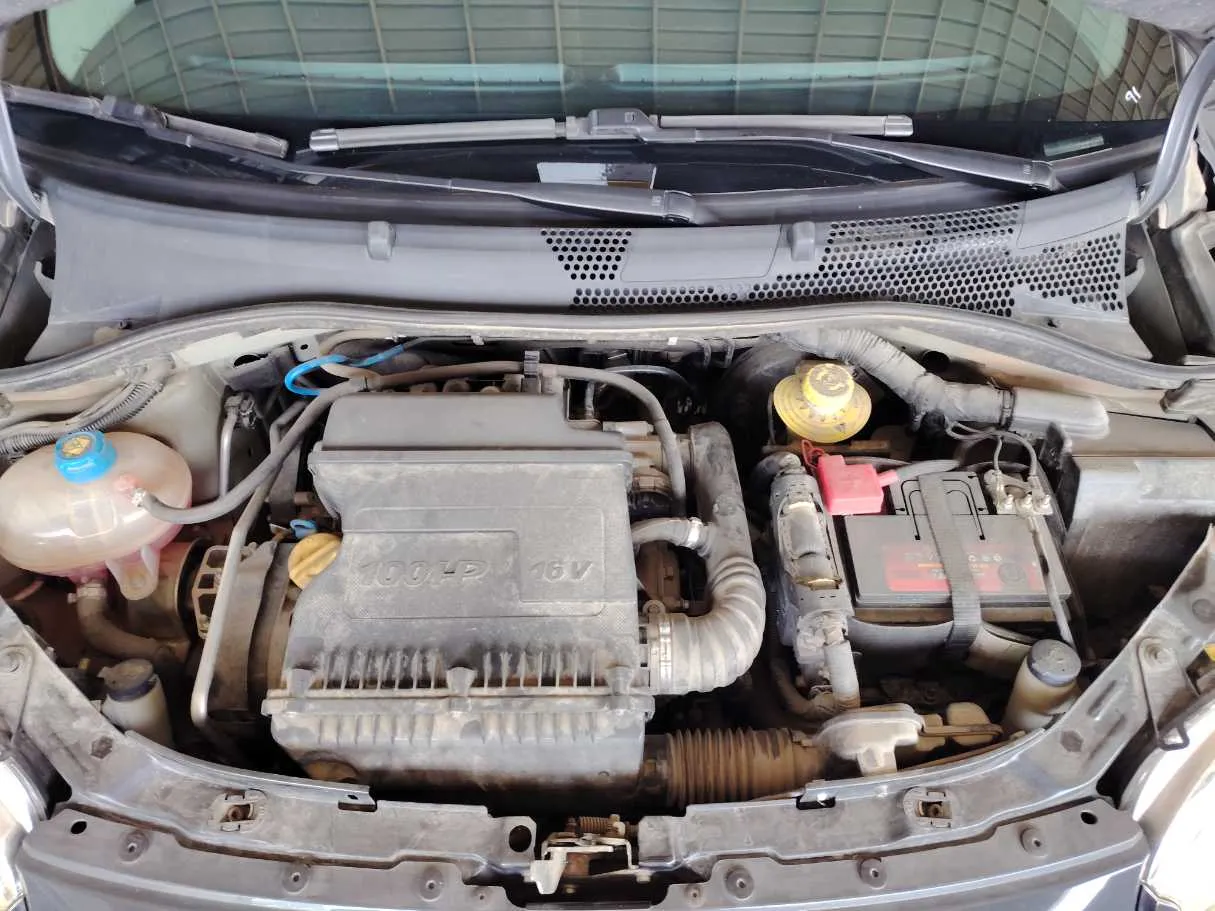 Car image 27