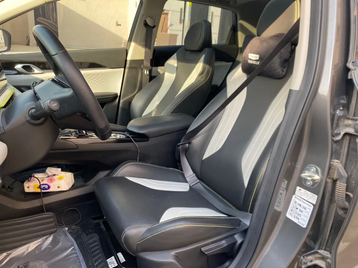 Car image 11