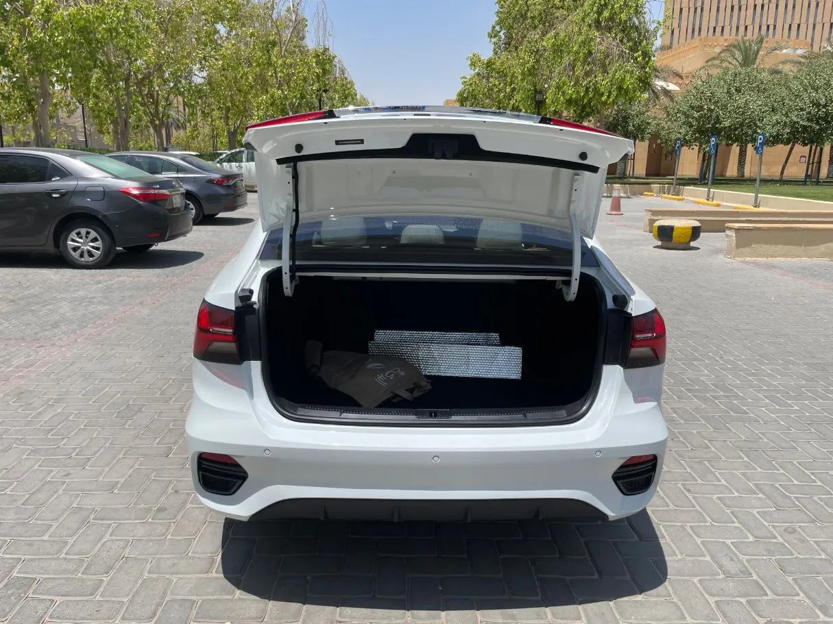 Car image 21