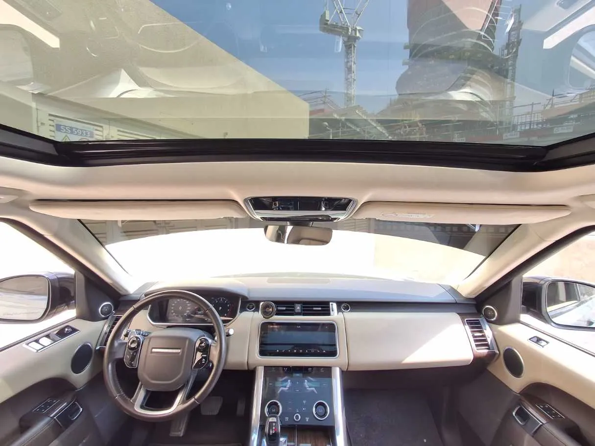 Car image 16
