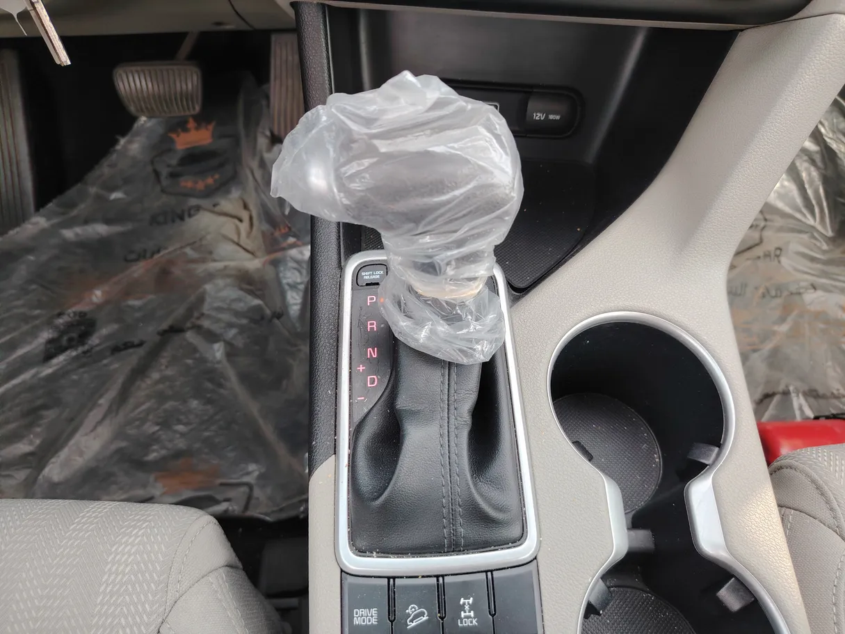 Car image 18