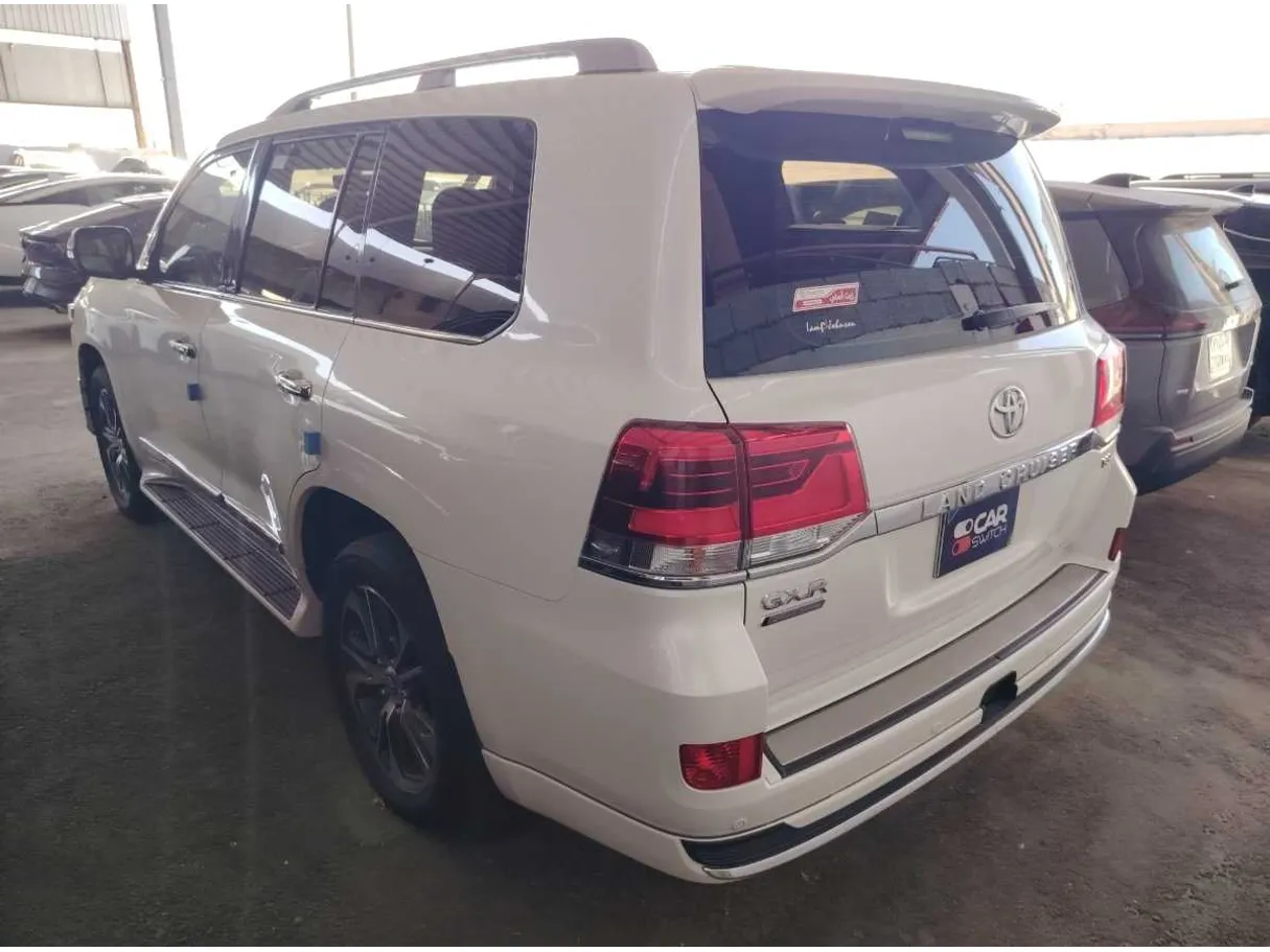 Car image 7