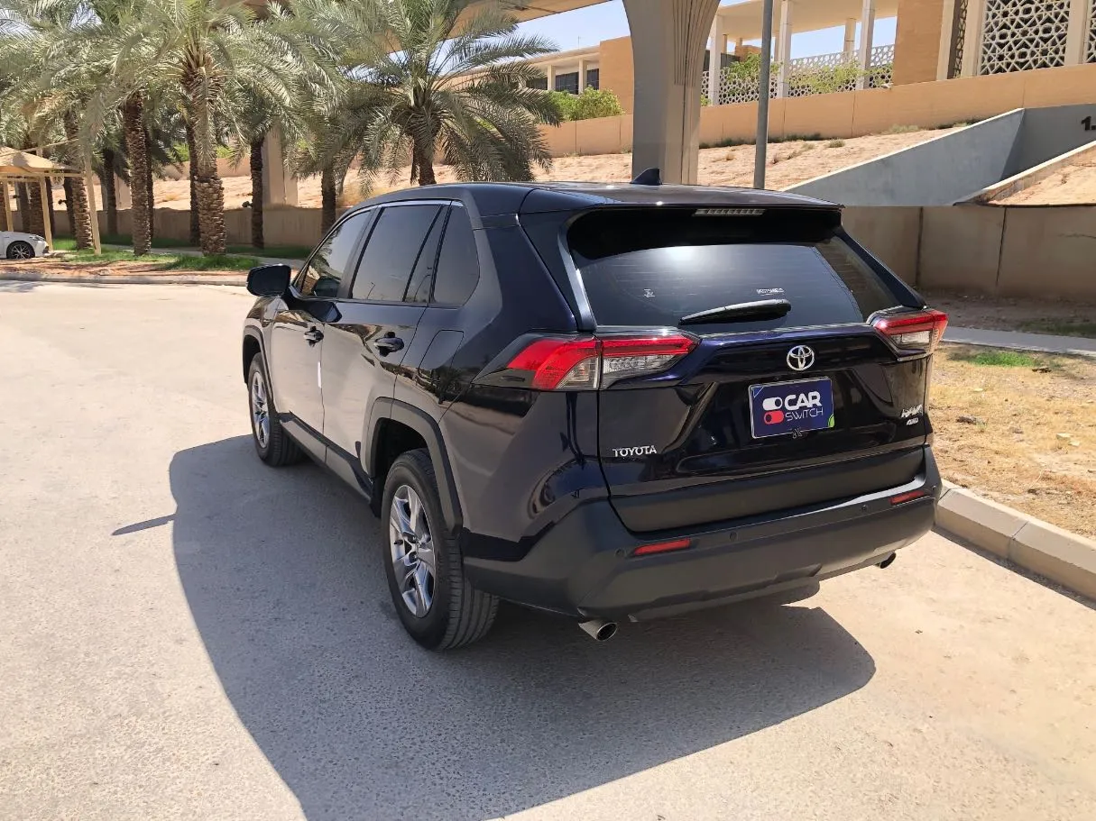 Car image 7