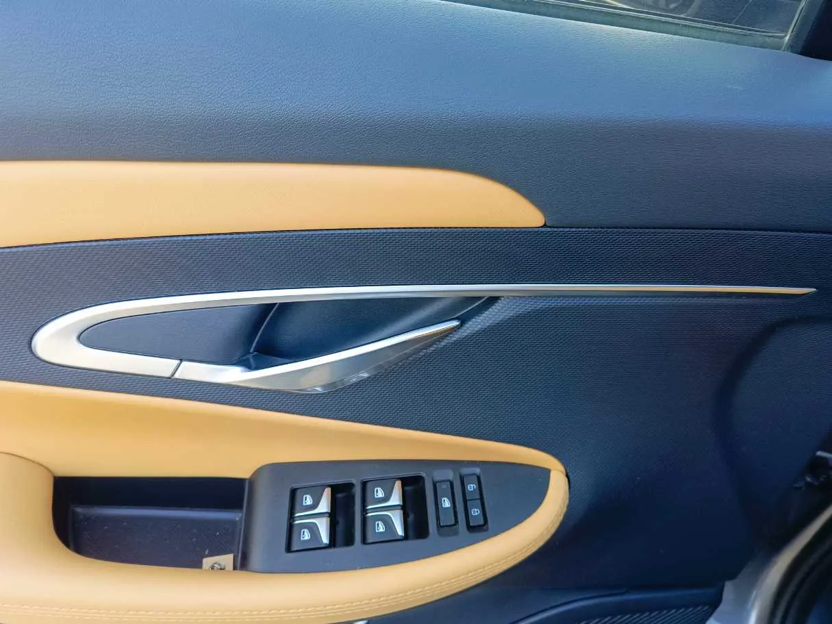 Car image 39
