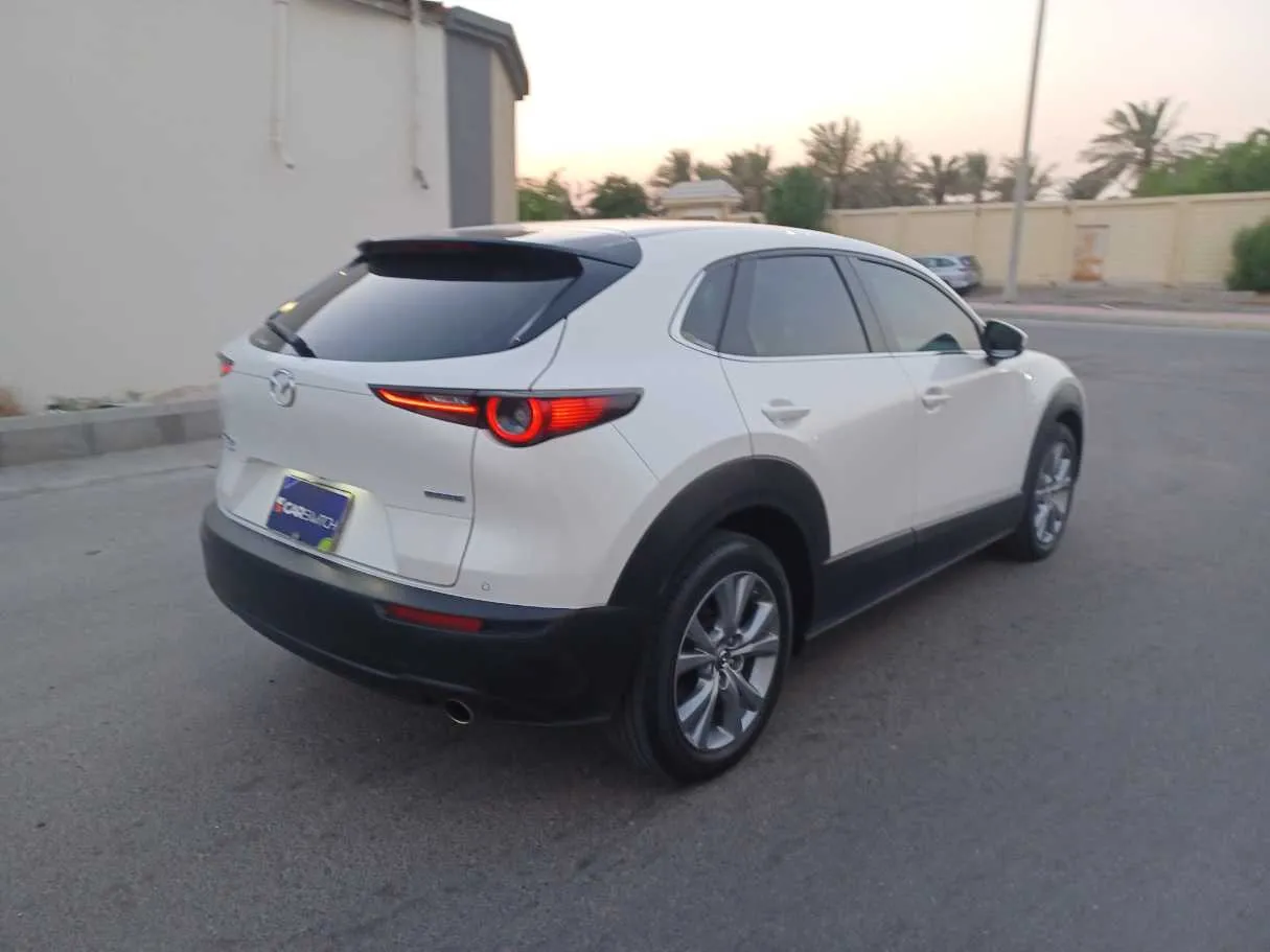Car image 5