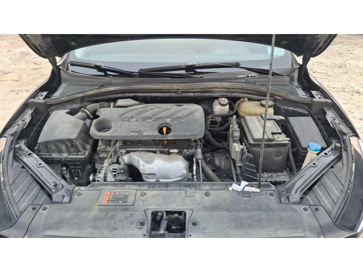 Car image 19