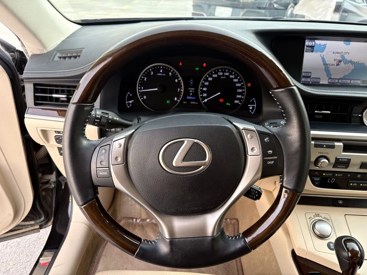 Car image 22