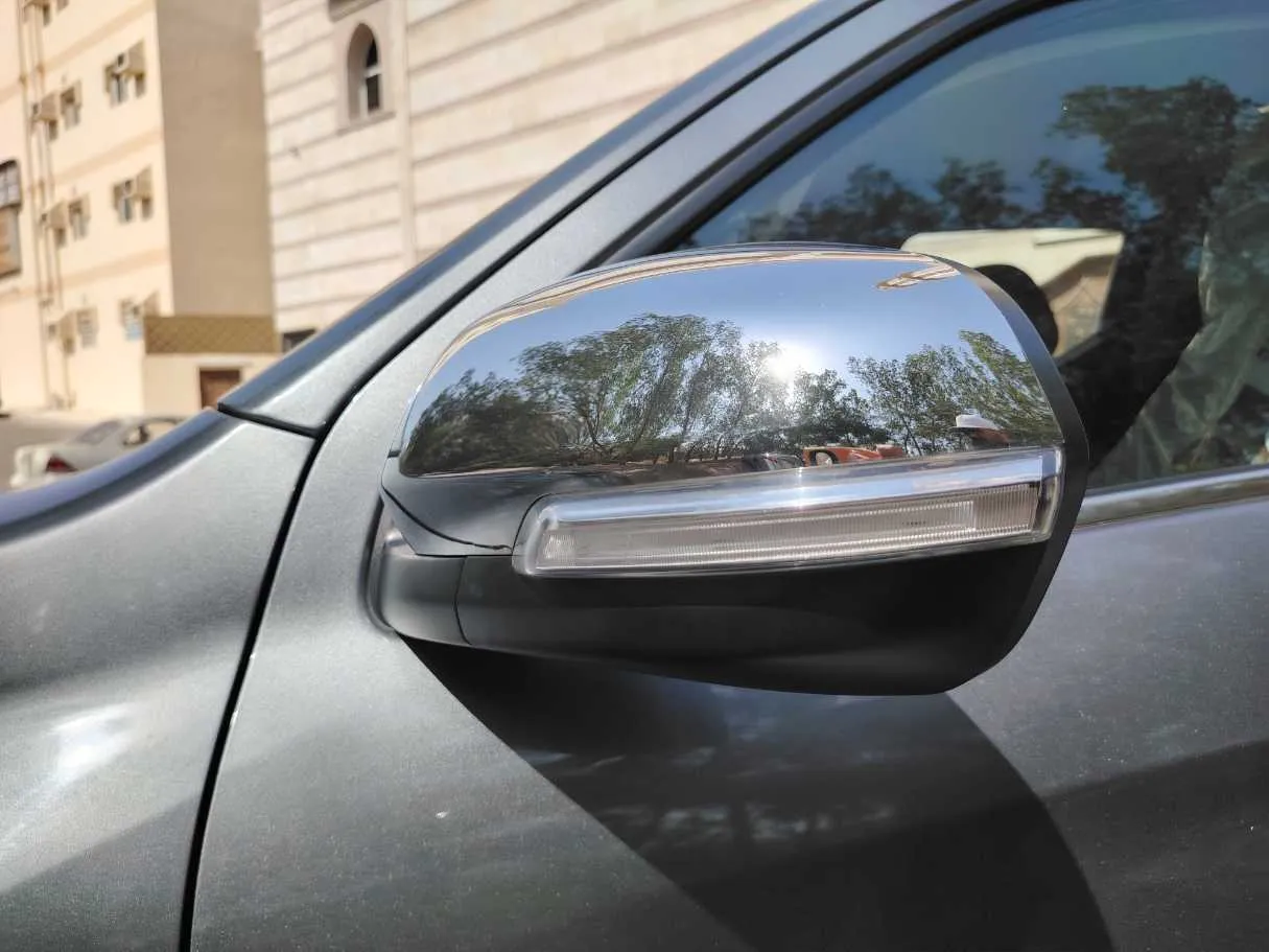Car image 30