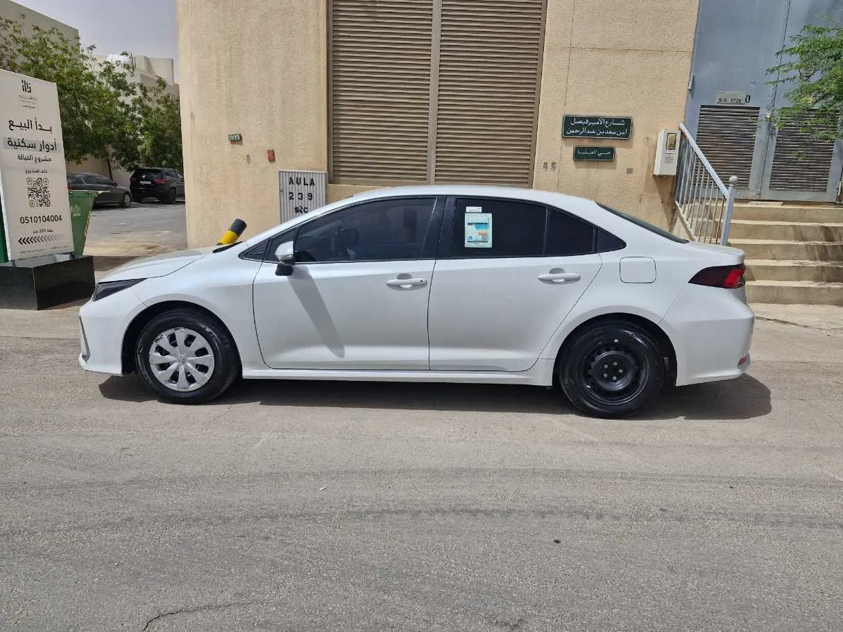 Car image 8