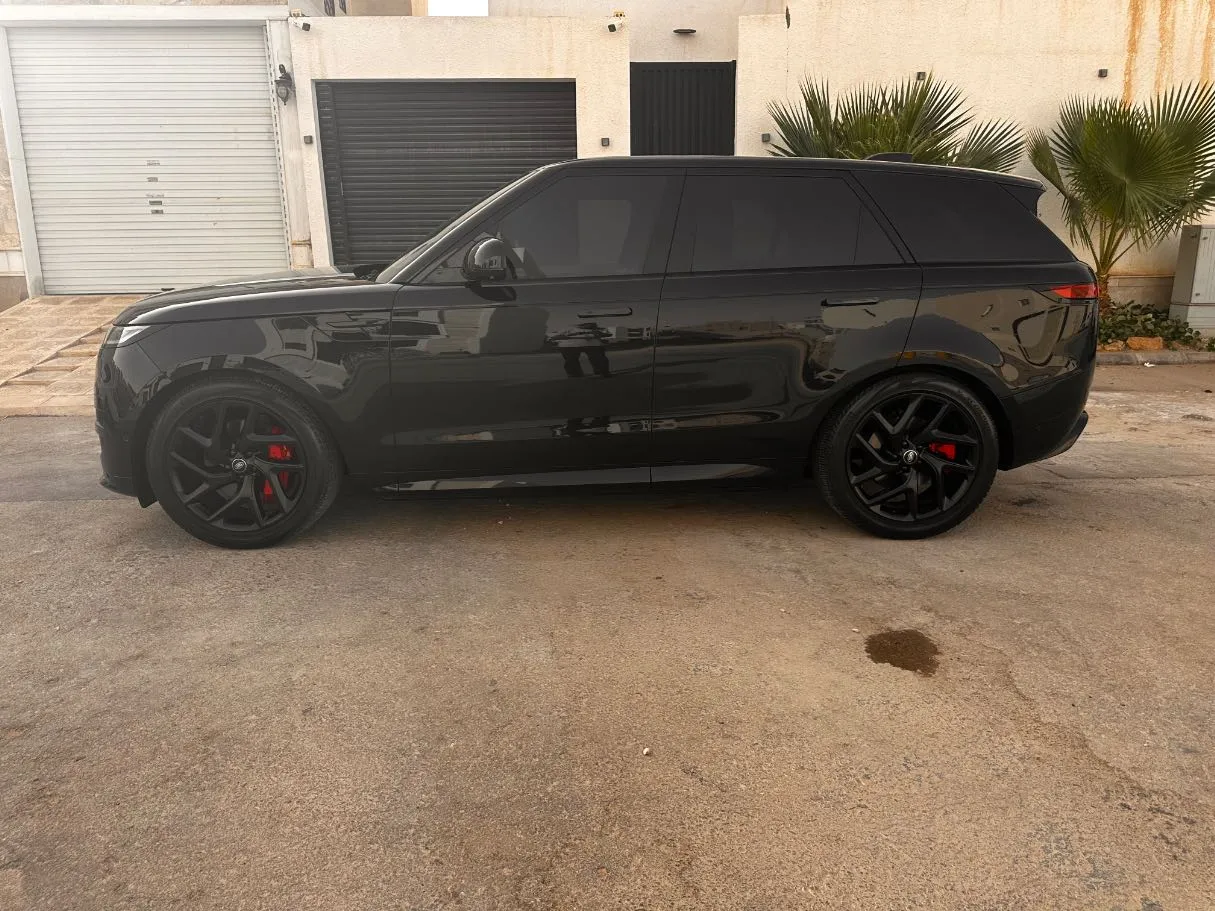 Car image 8