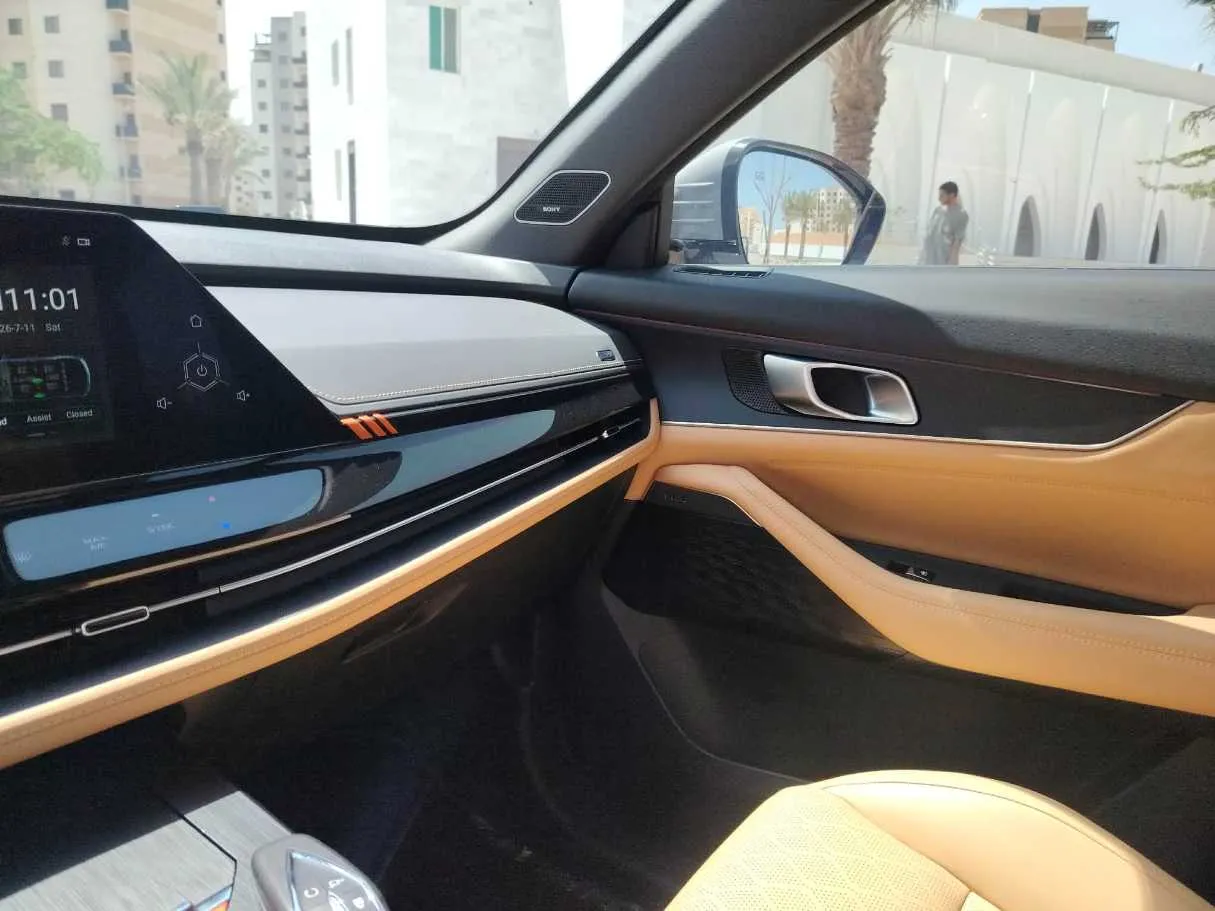 Car image 35