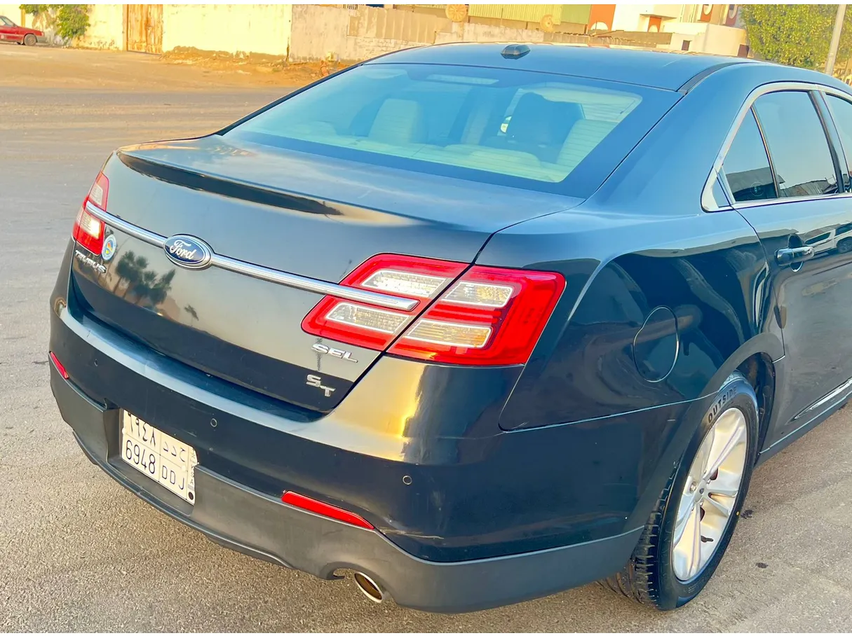 Car image 3
