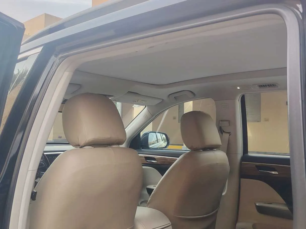 Car image 20