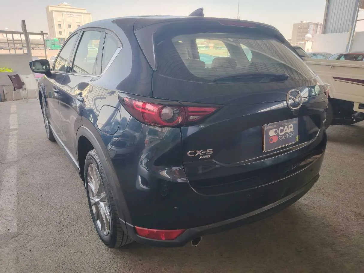 Car image 7