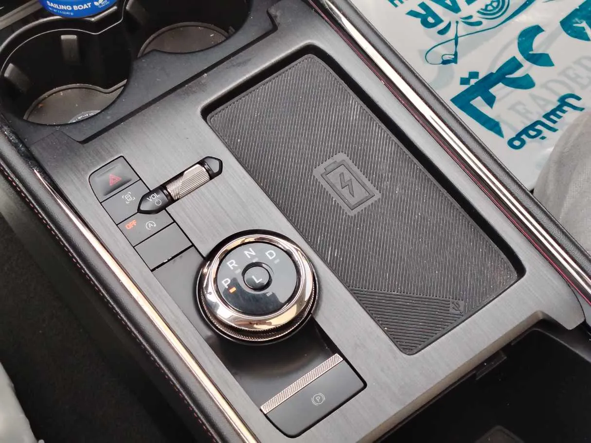 Car image 23