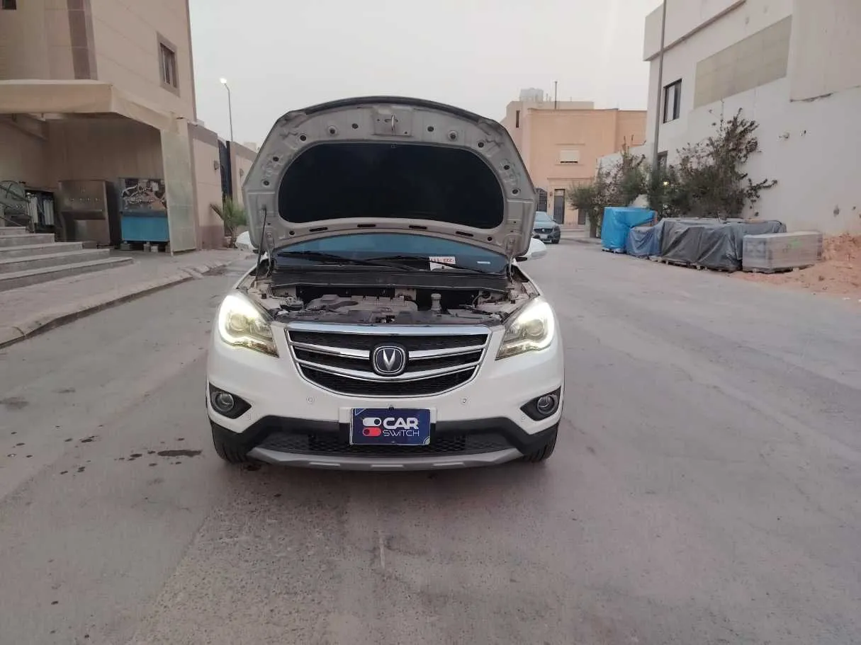 Car image 30