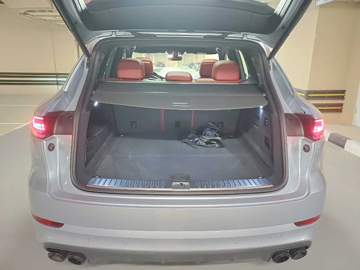 Car image 20