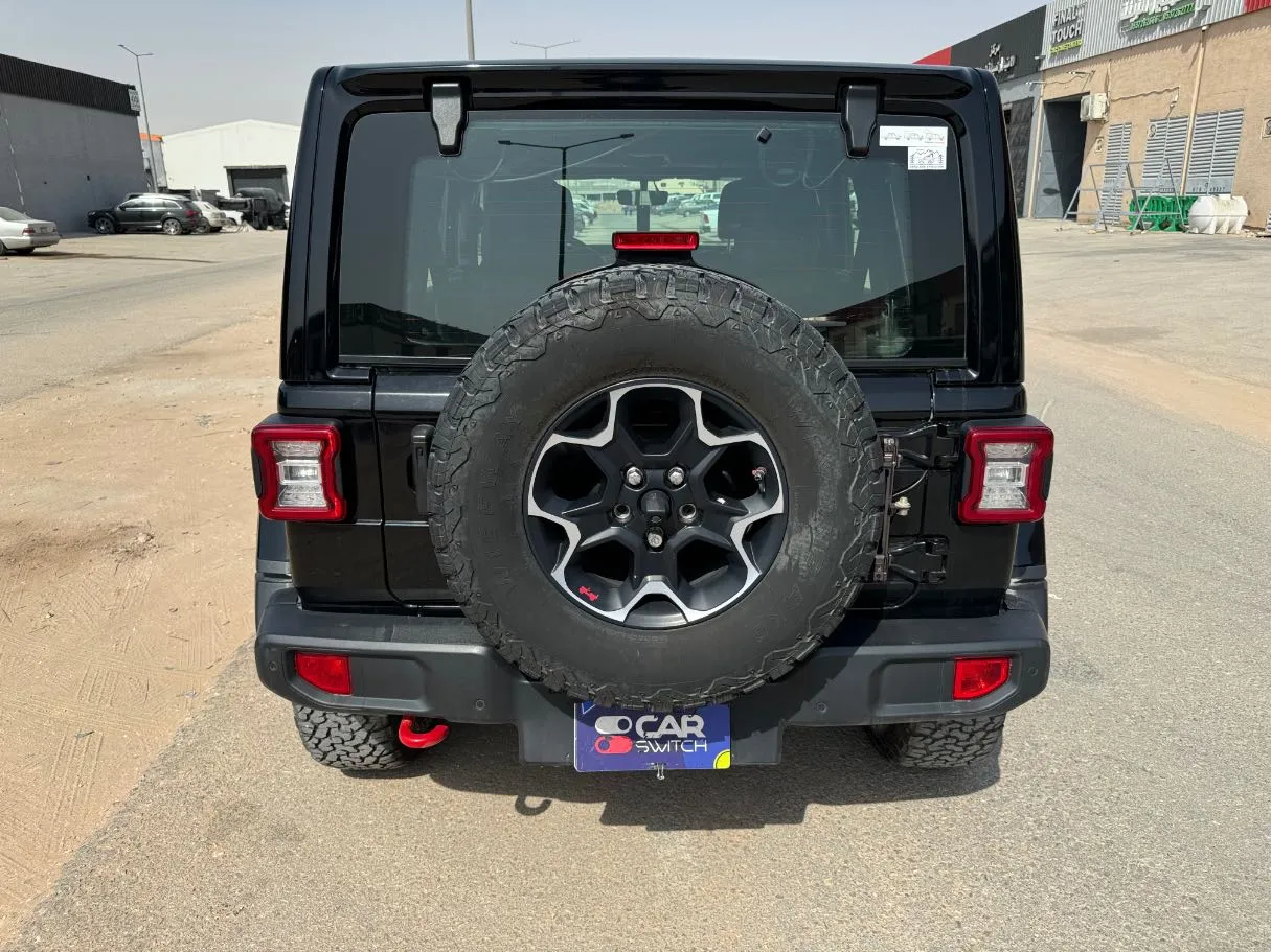Car image 6