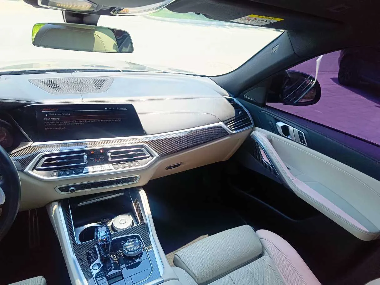 Car image 40