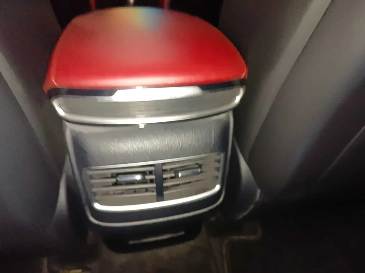 Car image 35