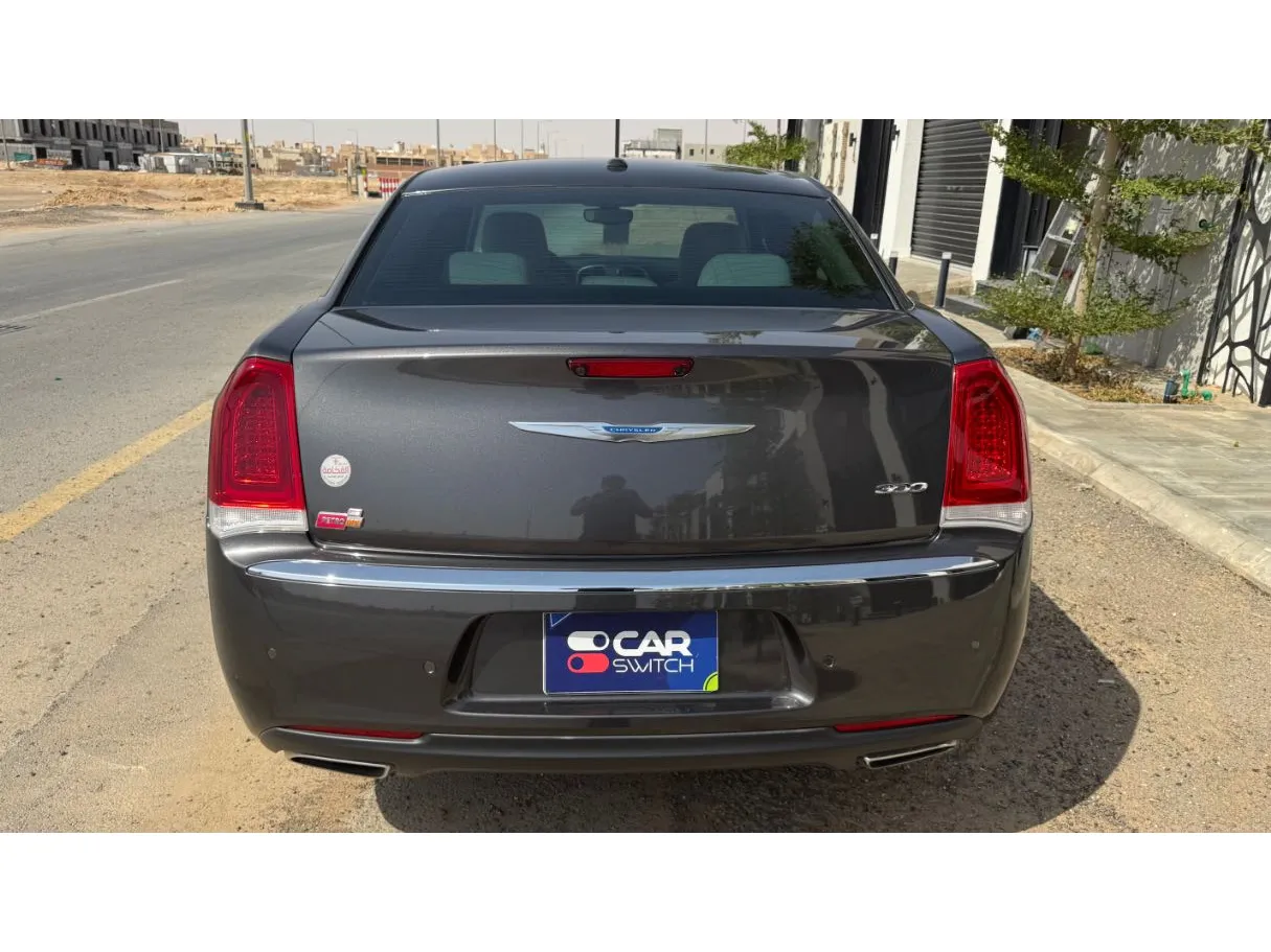 Car image 6