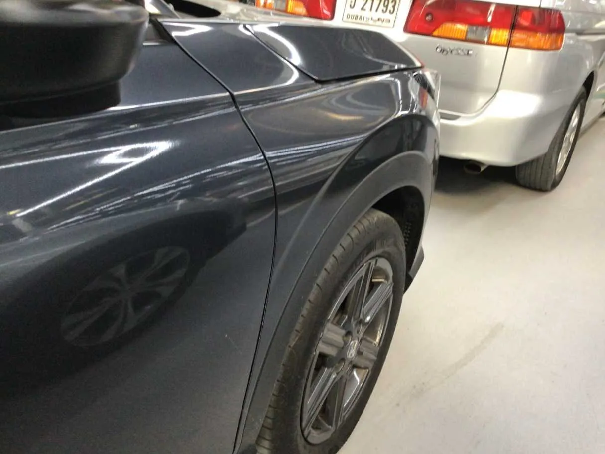 Car image 9