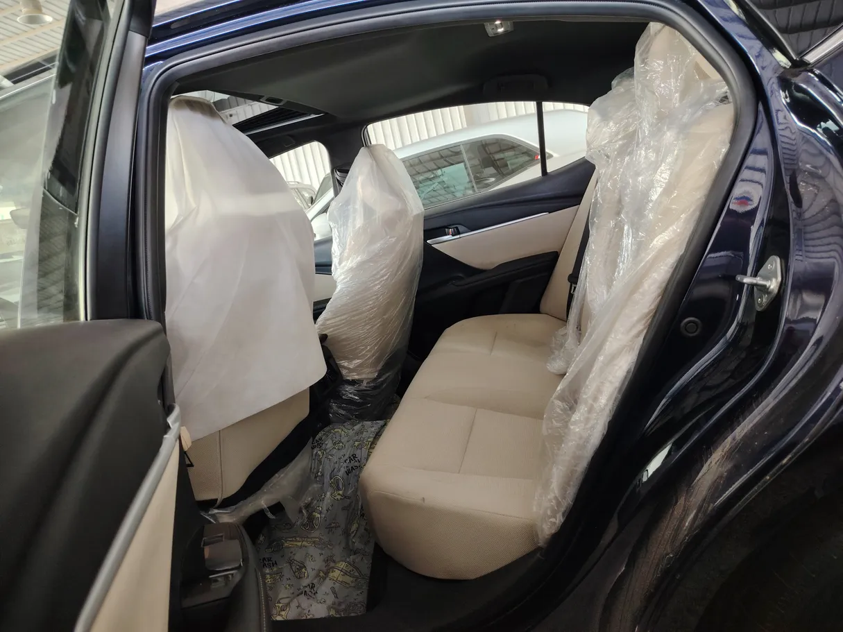 Car image 20