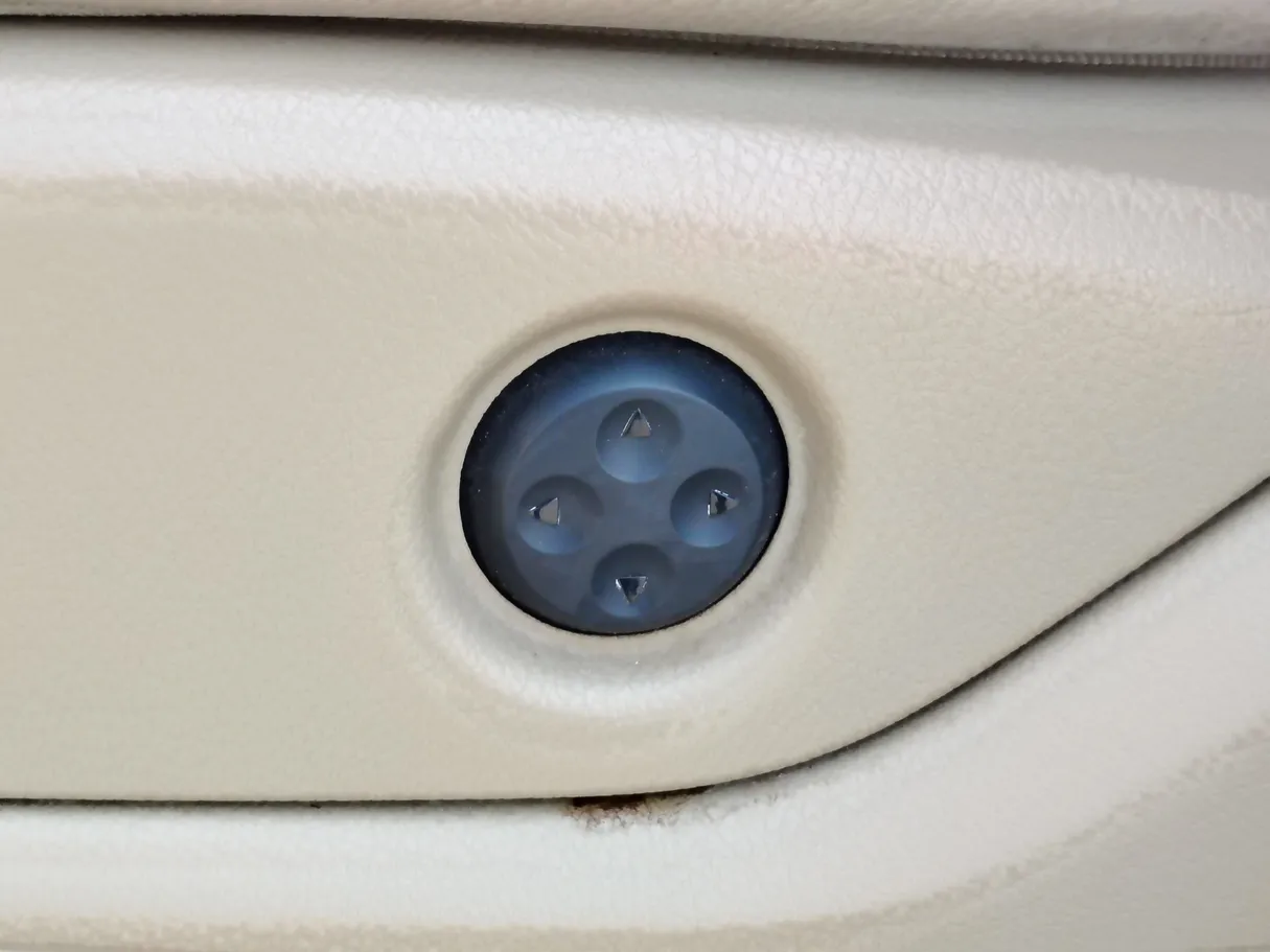 Car image 31