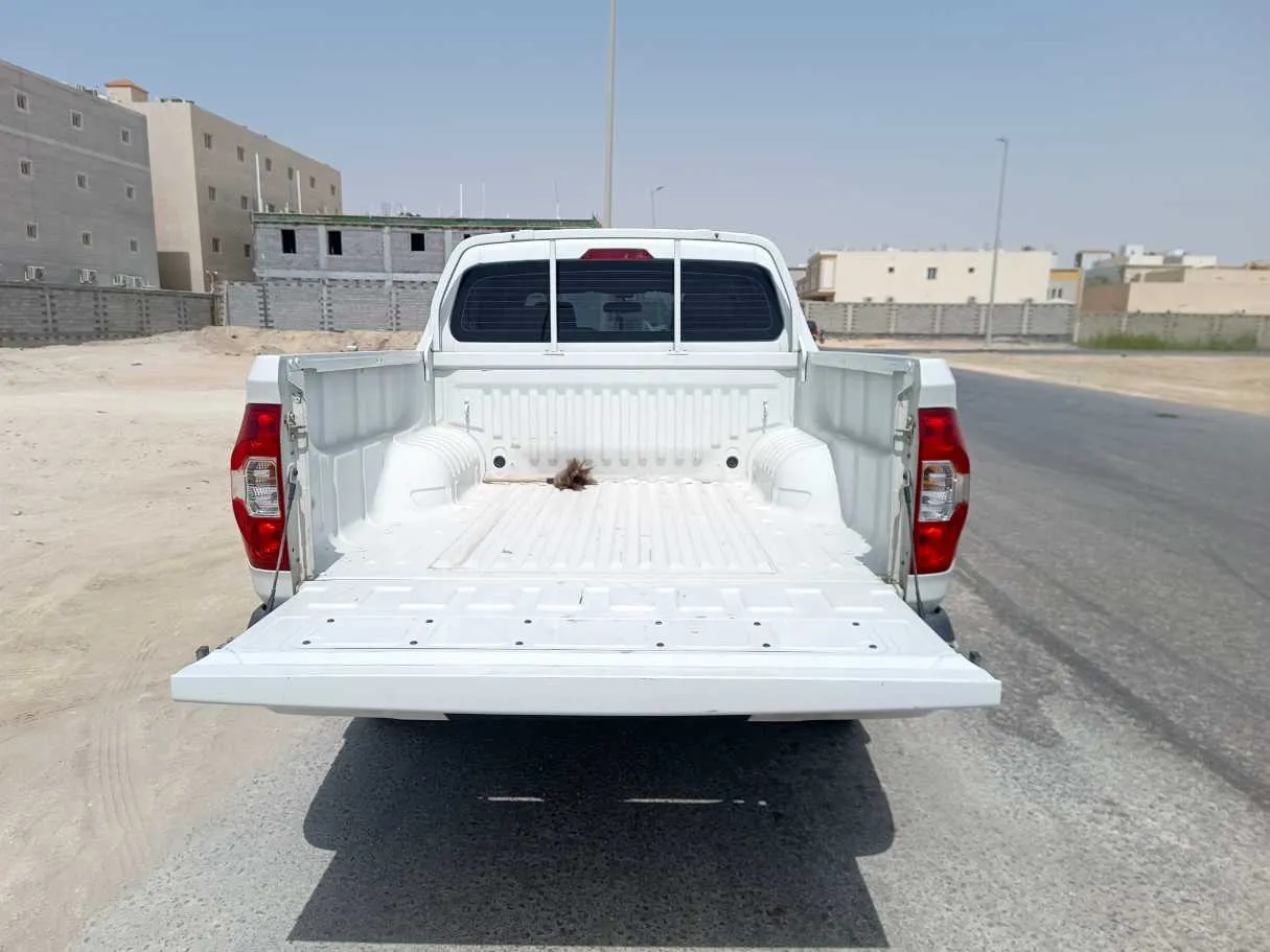 Car image 26