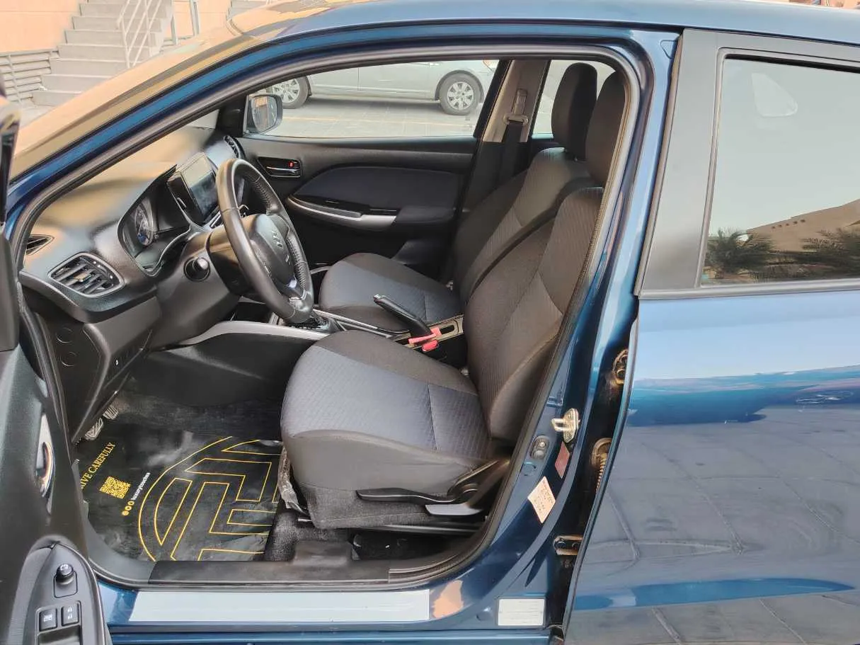 Car image 13