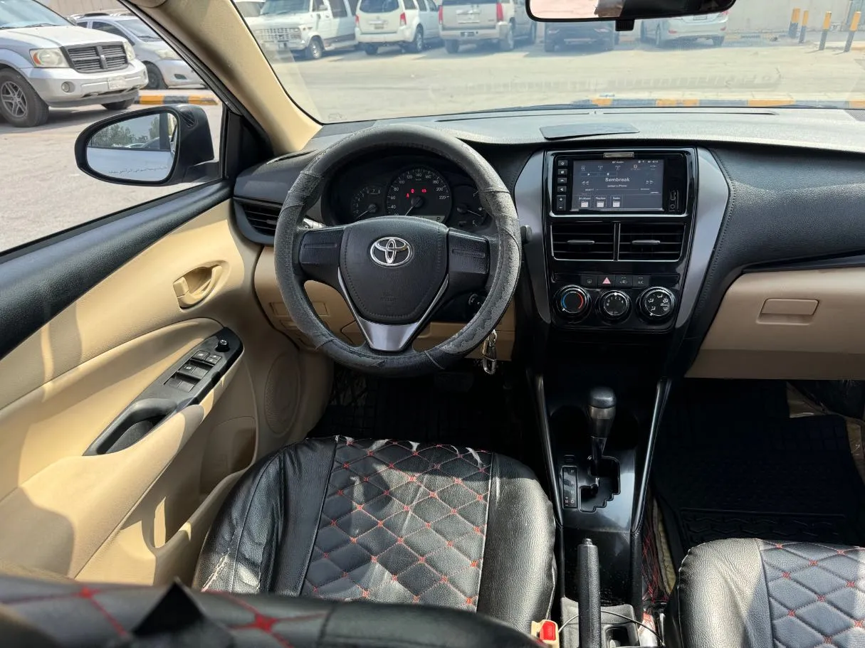 Car image 16