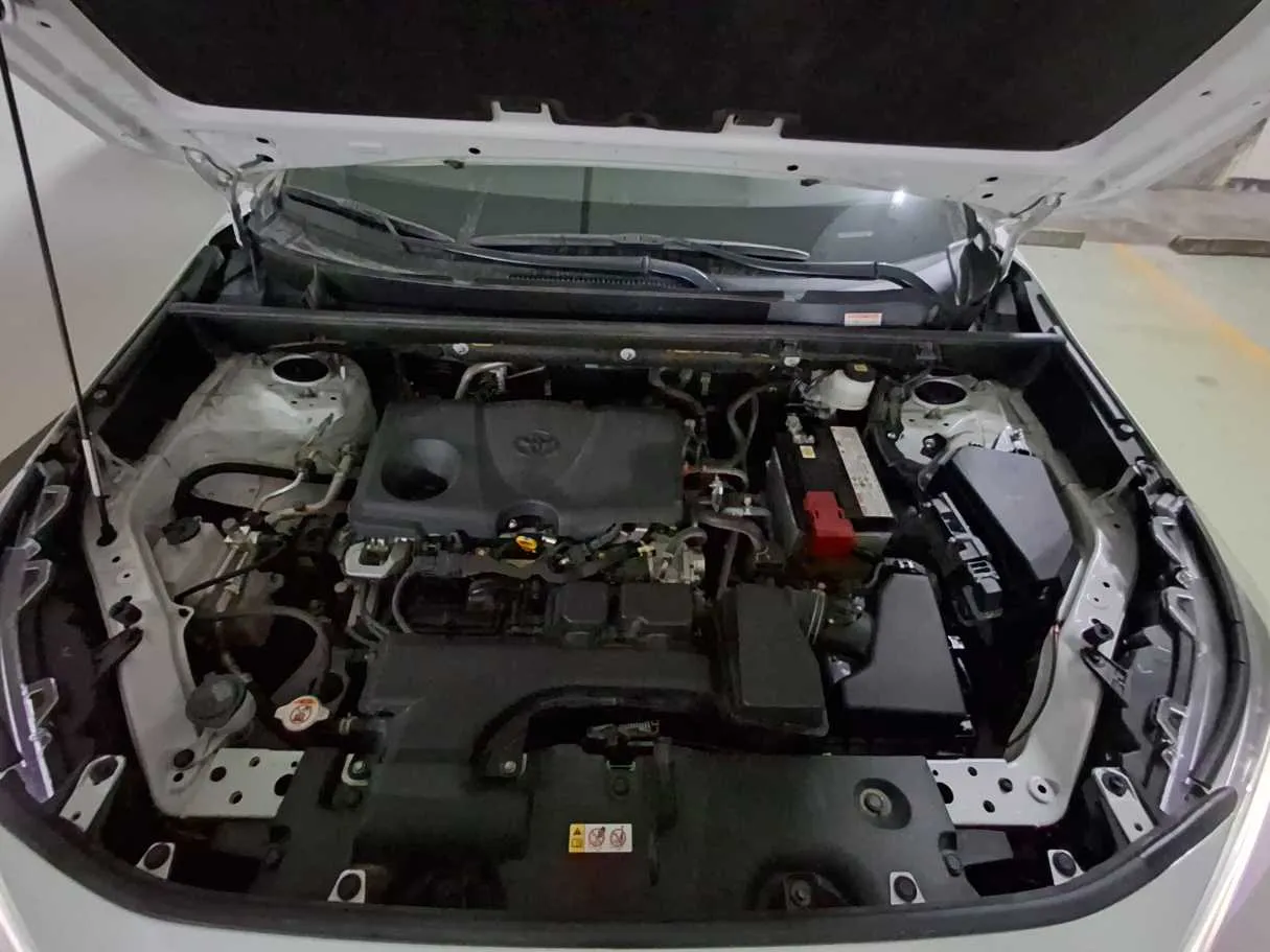 Car image 20