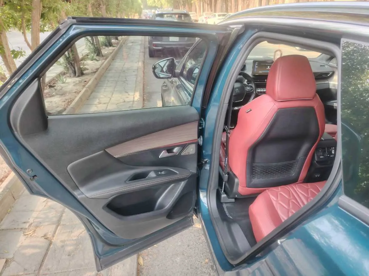 Car image 17