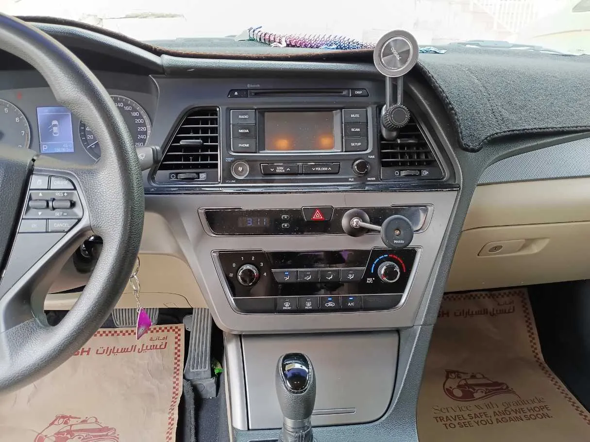 Car image 16