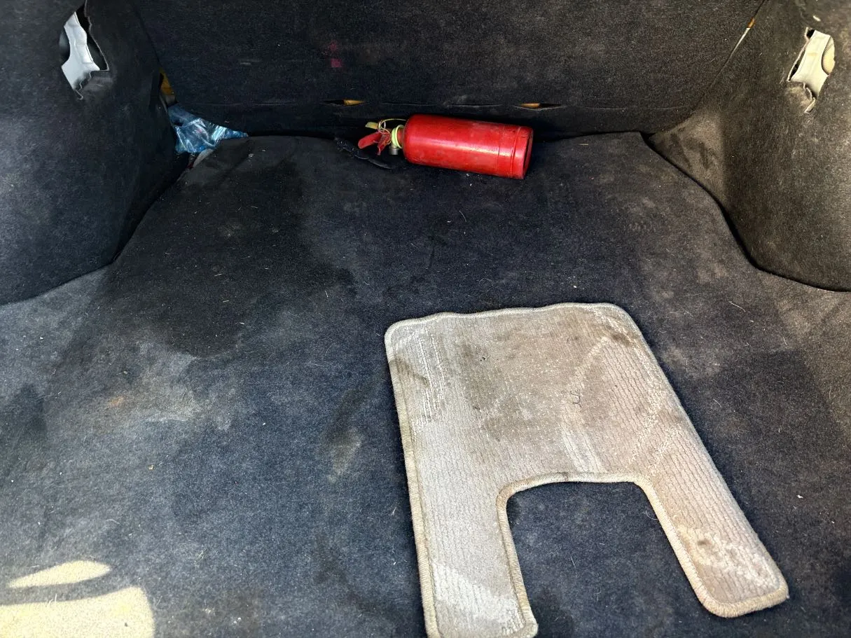Car image 24