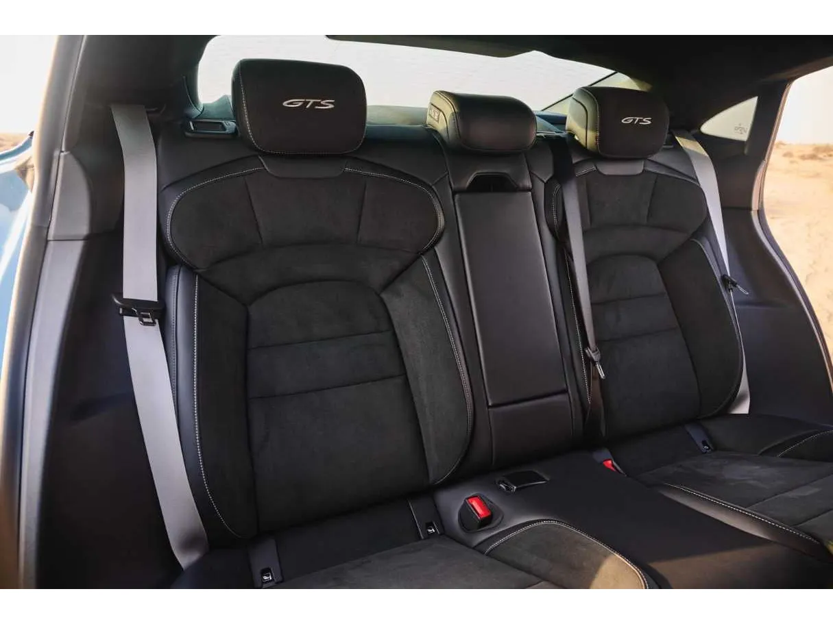 Car image 27