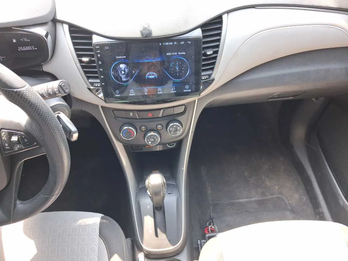 Car image 15